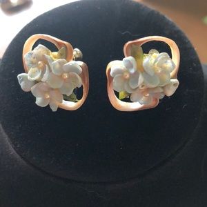Vintage Floral Shell Earrings